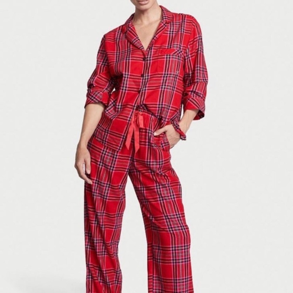 6.Victoria’s Secret Flannel Long PJ Set